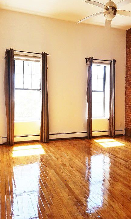 1st image of 474 Smith St #2