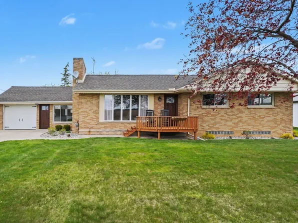 1311 E Linwood Rd, Linwood, MI 48634