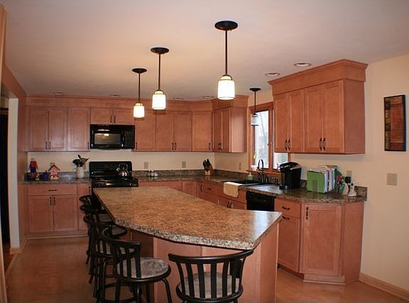 Completely new kitchen including appliances.