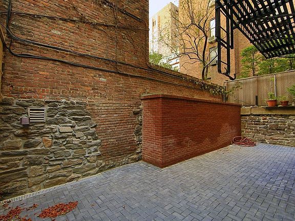 5th image of 317 2nd Ave