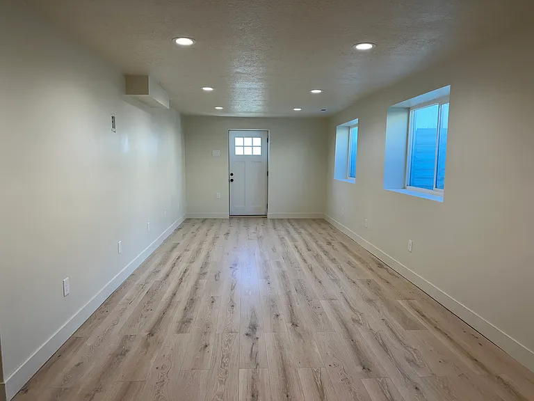 764 N Sunset Dr — Photo 7