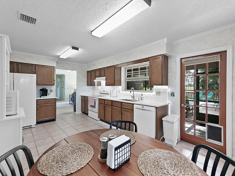 11152 Oak Ridge Dr S — Photo 4