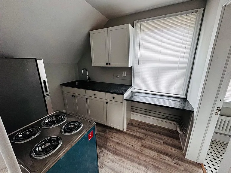 35 Linden Ln #3 — Photo 6