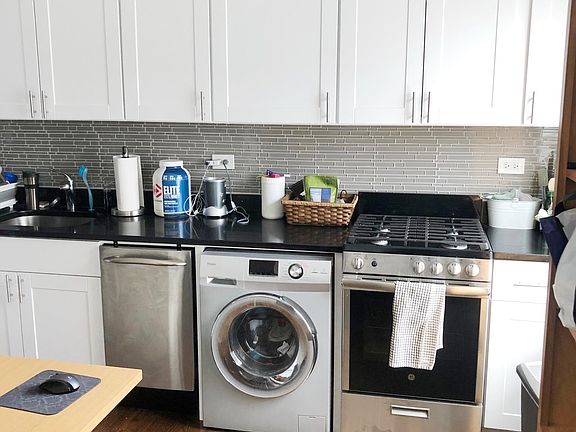 2nd image of 2129 N Dayton St #305-108
