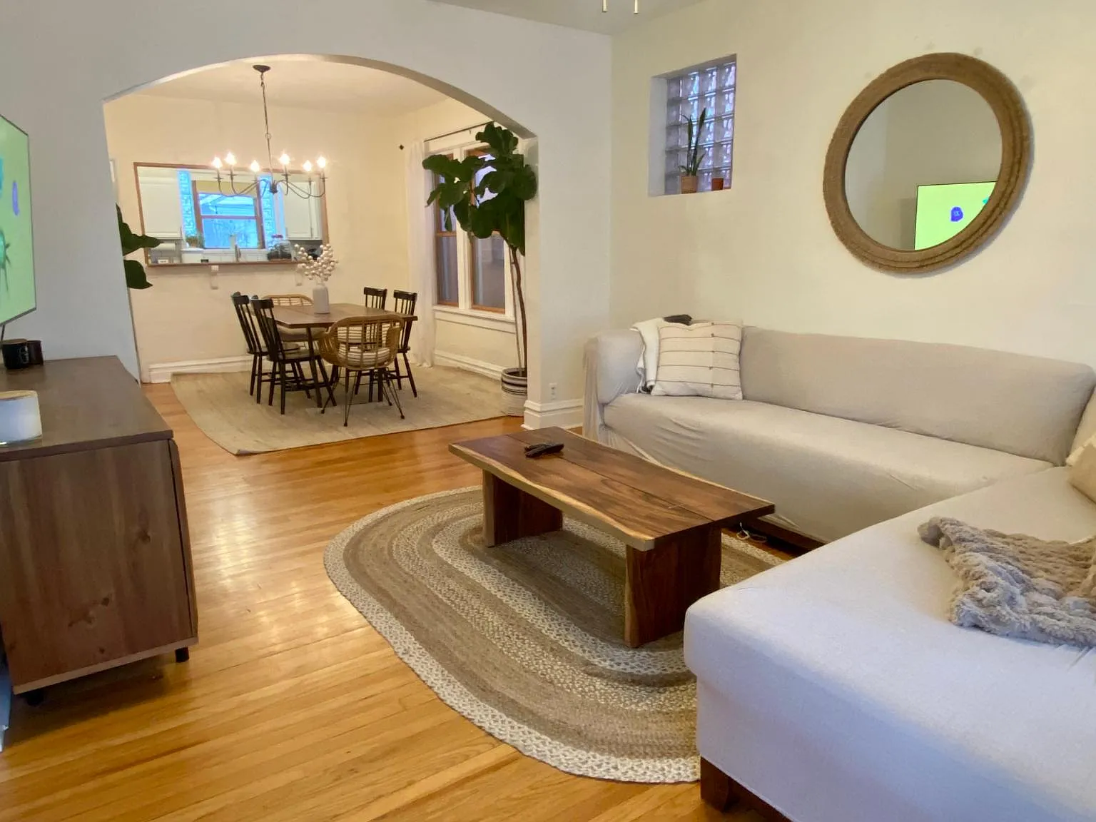 2 bed, 1150 sqft, $2,100 — Photo 3