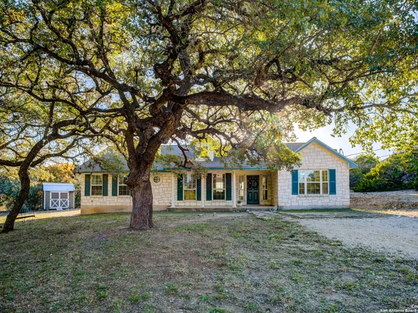 132 FOREST OAKS LN, Lakehills, TX 78063