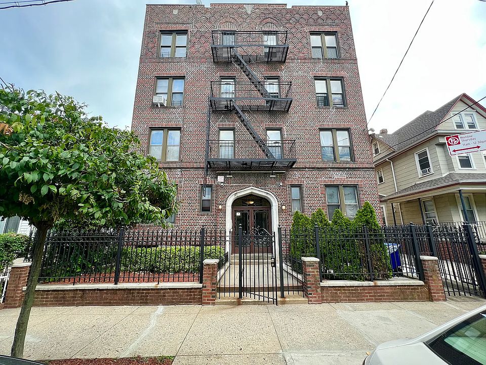 1st image of 900 E 35th St
