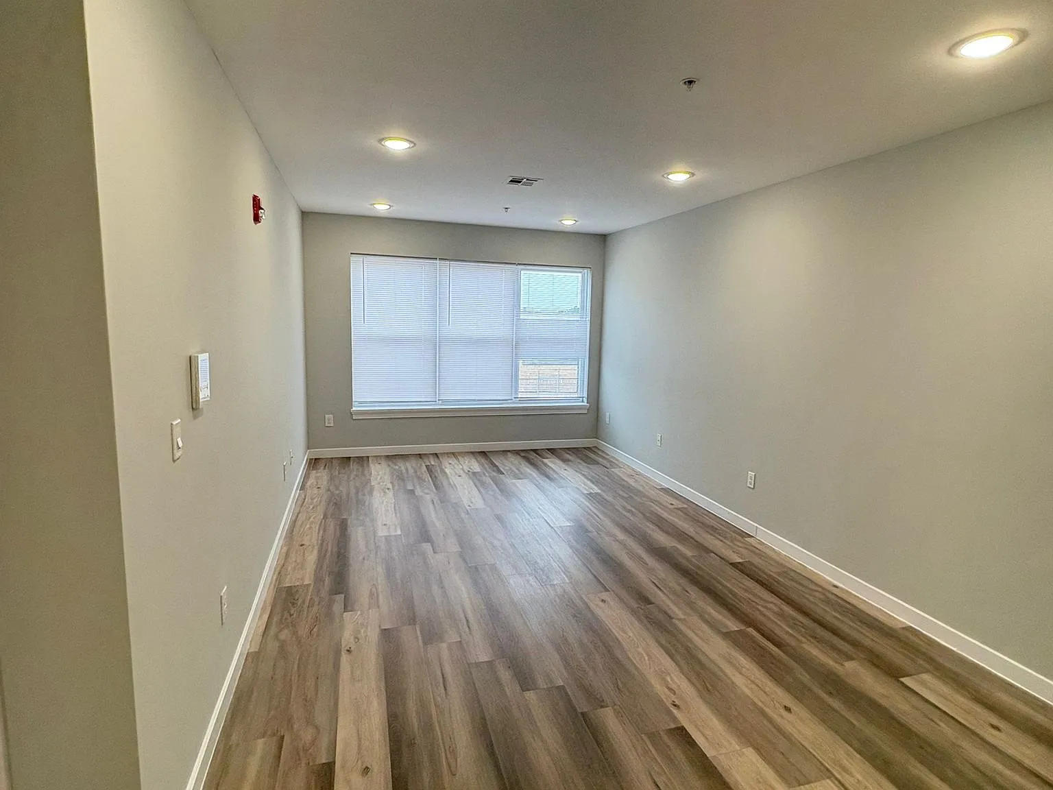 100 Carroll St — Photo 2