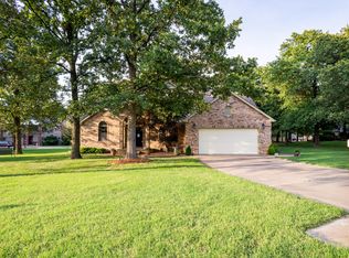 100 E Briarbrook Ln, Carl Junction, MO 64834