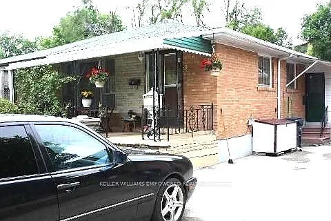36 Halsey Ave — Photo 1