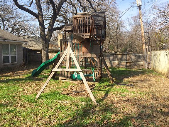 3rd image of 2725 Sibley Dr