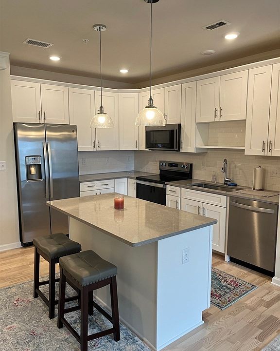 1st image of 4204 Peters Farm Way #204