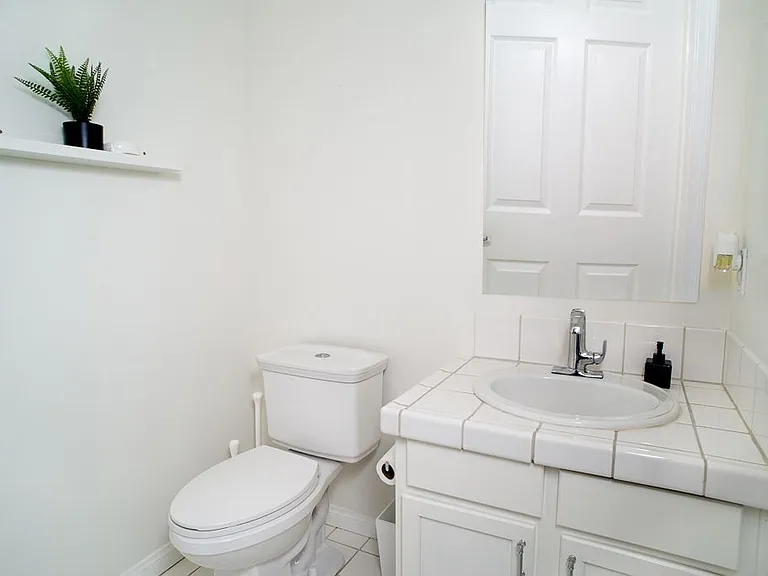 9610 Zelzah Ave #302 — Photo 8