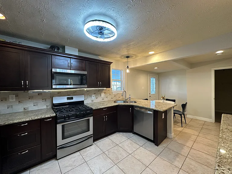 1803 Du Barry Ln — Photo 20