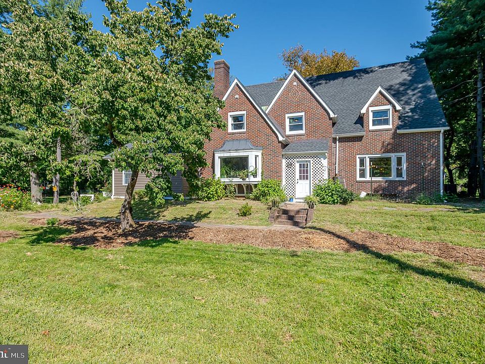 1st image of 43 Cranbury Rd