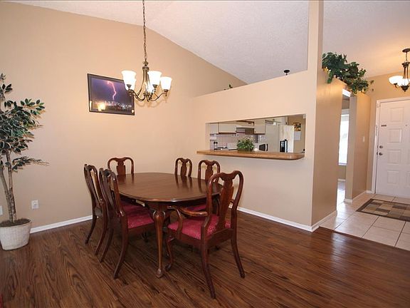 3rd image of 120 Sycamore Ct