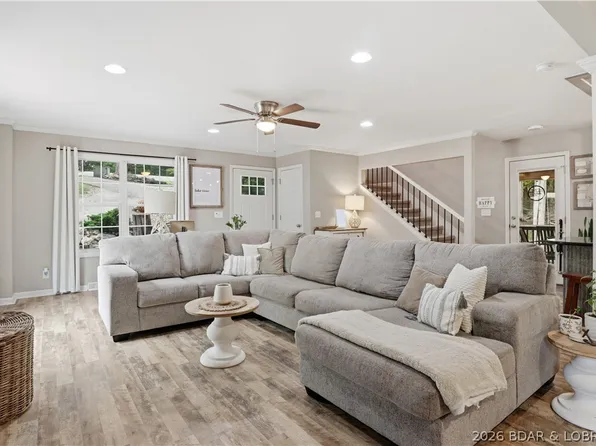 718 Kays Point Rd, Lake Ozark, MO 65049