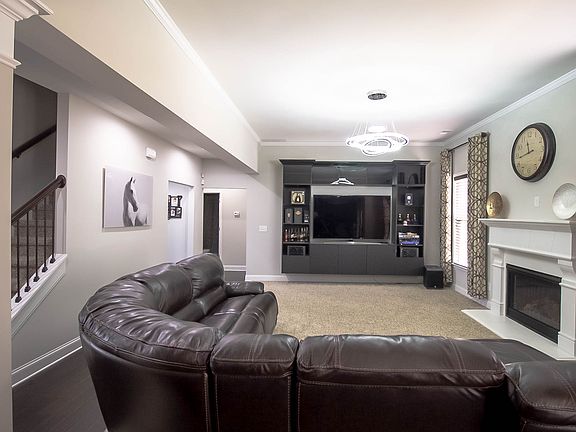 4th image of 2946 Ivesun Ln
