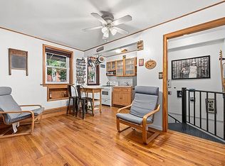 190 8th Ave #1F, Brooklyn, NY 11215