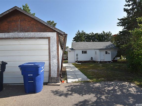3rd image of 220 5th STREET W