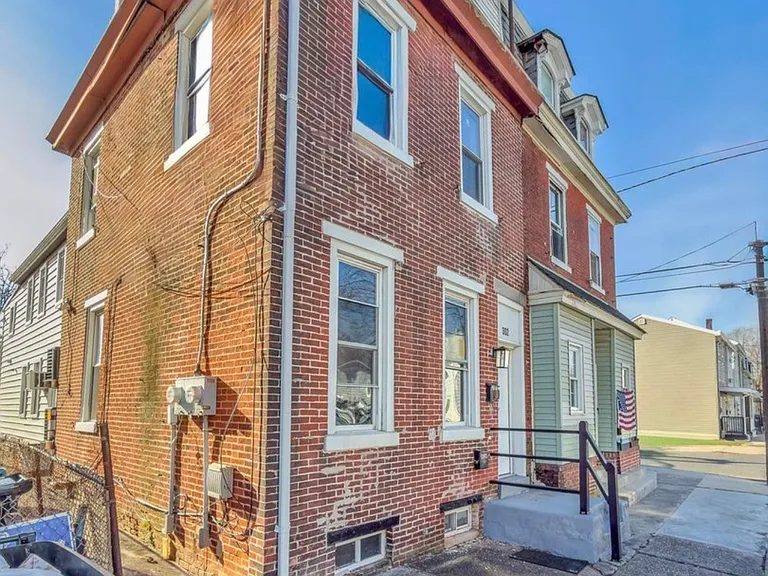 302 Jones Ave #1A — Photo 1