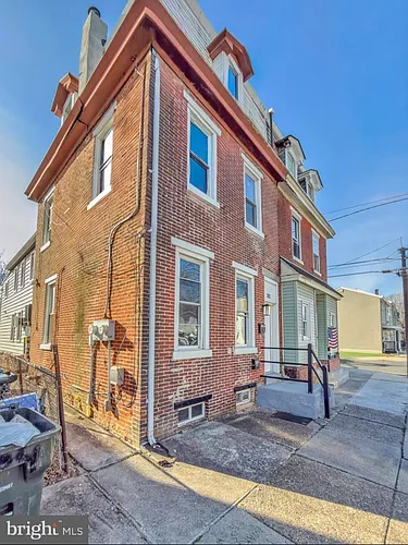 302 Jones Ave Photo 1
