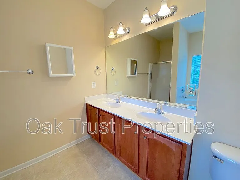 119 Speer St — Photo 12