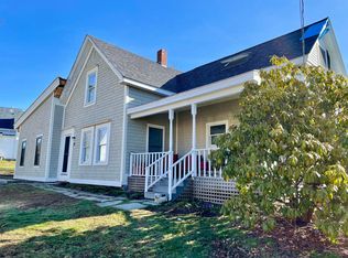 27 Carver St, Vinalhaven, ME 04863