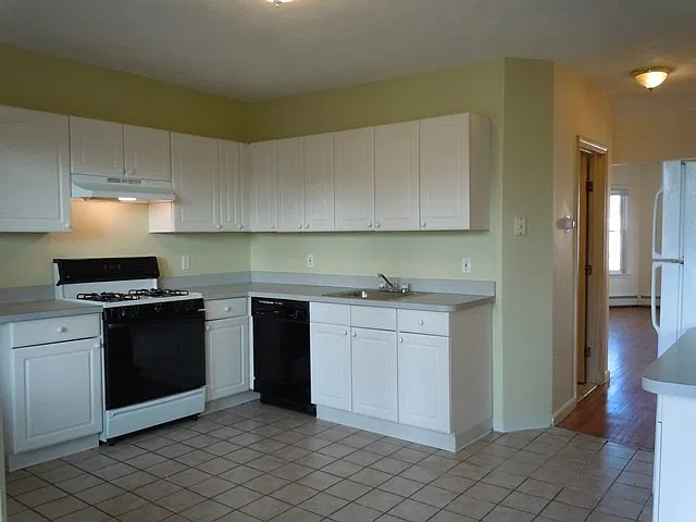 12 Pearl St #4