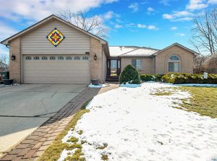 22934 Edgewater St, Saint Clair Shores, MI 48082