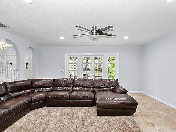 5th image of 4919 Rockledge Cir