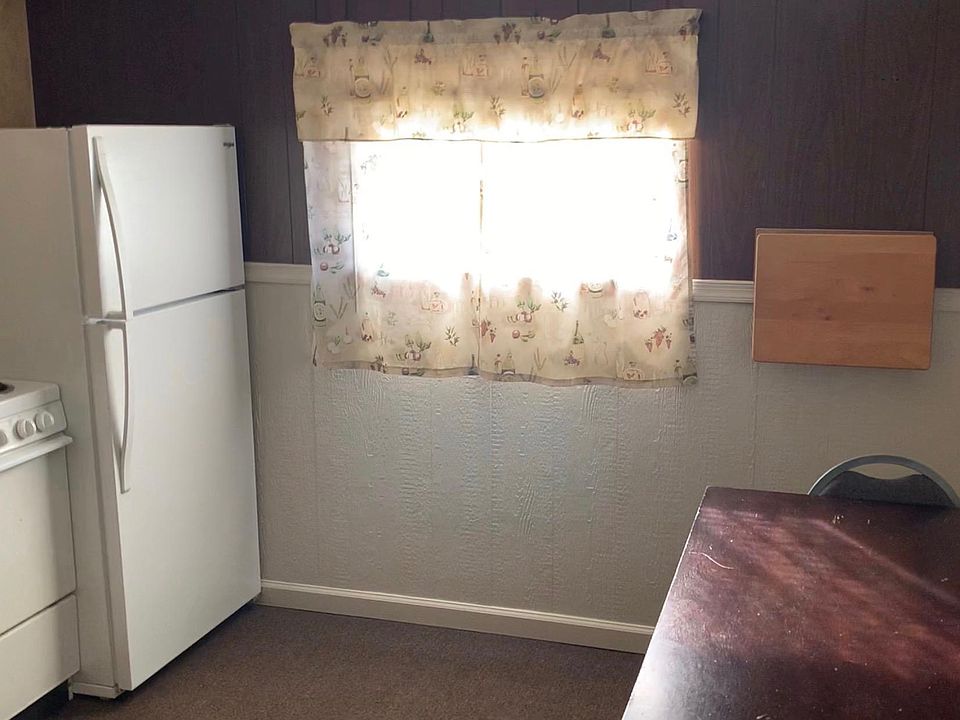 2nd image of 13725 Pennsylvania Ave APT 1