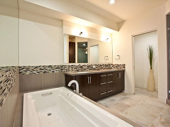 3rd image of 502 N Myers St #502