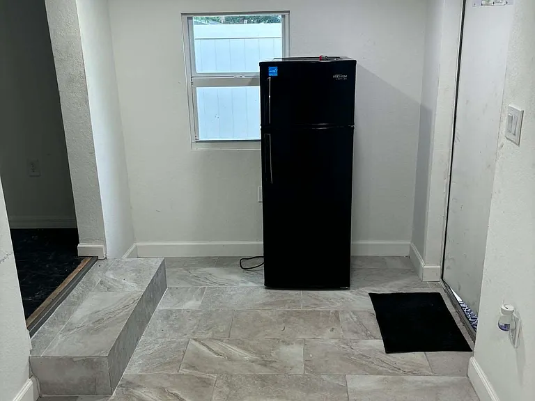 6004 Murray Hill Dr #4 — Photo 3
