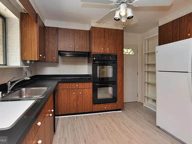 7024 Richard Dr — Photo 10
