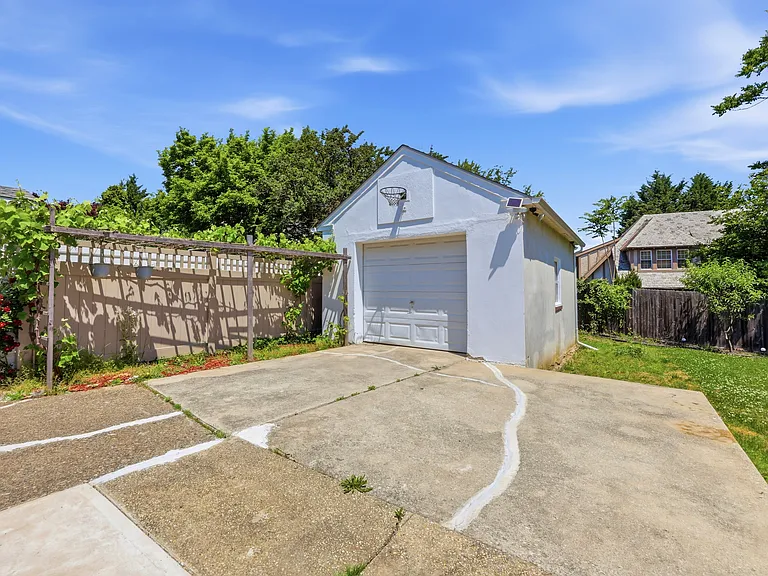 349 Kirks Ln — Photo 28