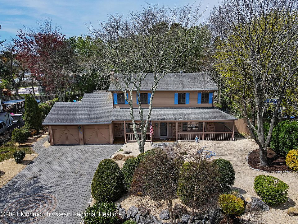 1st image of 844 Astoria Dr