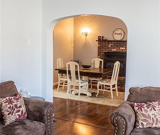 5th image of 143 Laquineo St