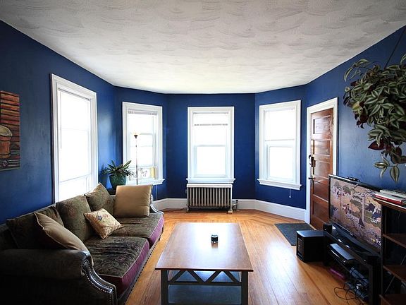 2nd image of 132 Wentworth Ave