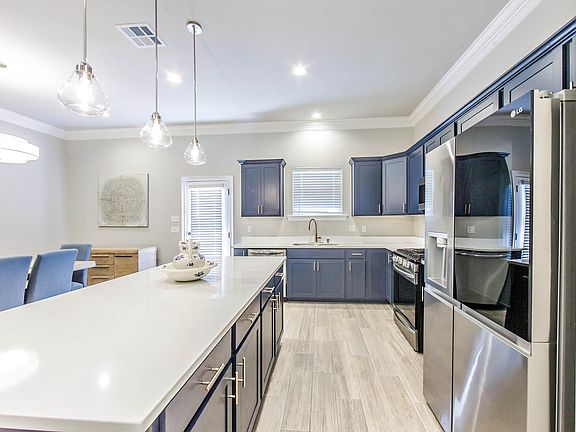 4th image of 200 Kingswood Ave