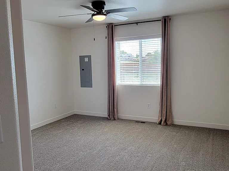 246 W Kyle Dr — Photo 8