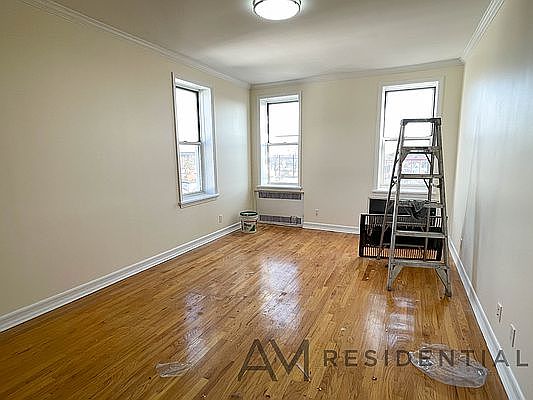 5th image of 2249 Ocean Ave APT 6