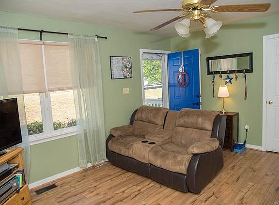3rd image of 26262 Shannon Mill Dr