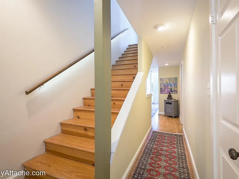 224 E St NE — Photo 19
