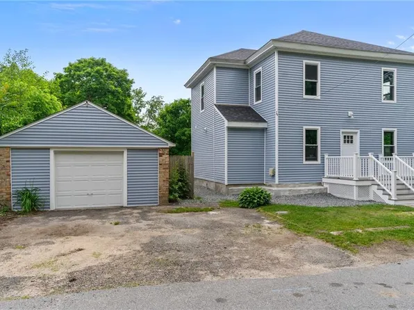 20 Whitford St, Coventry, RI 02816
