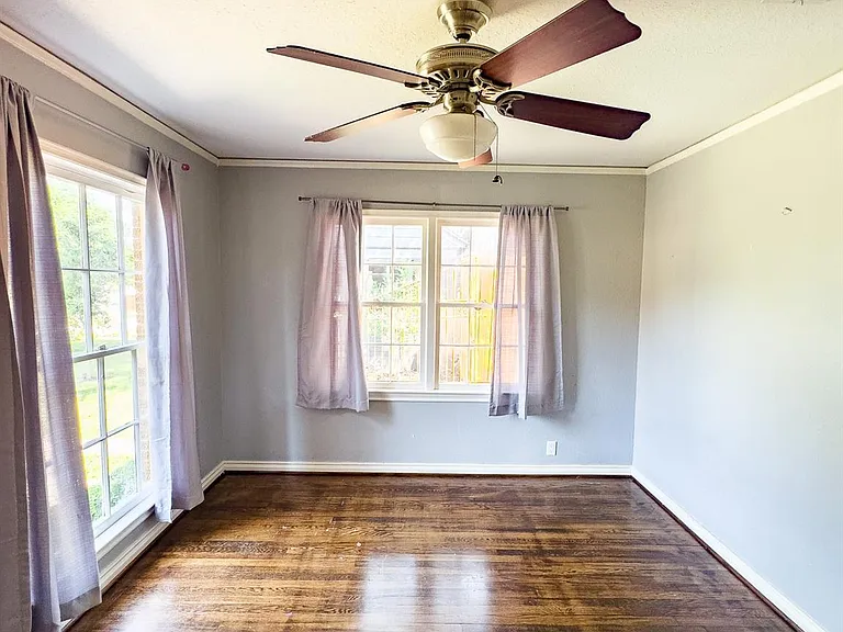 2222 Carnes St — Photo 35