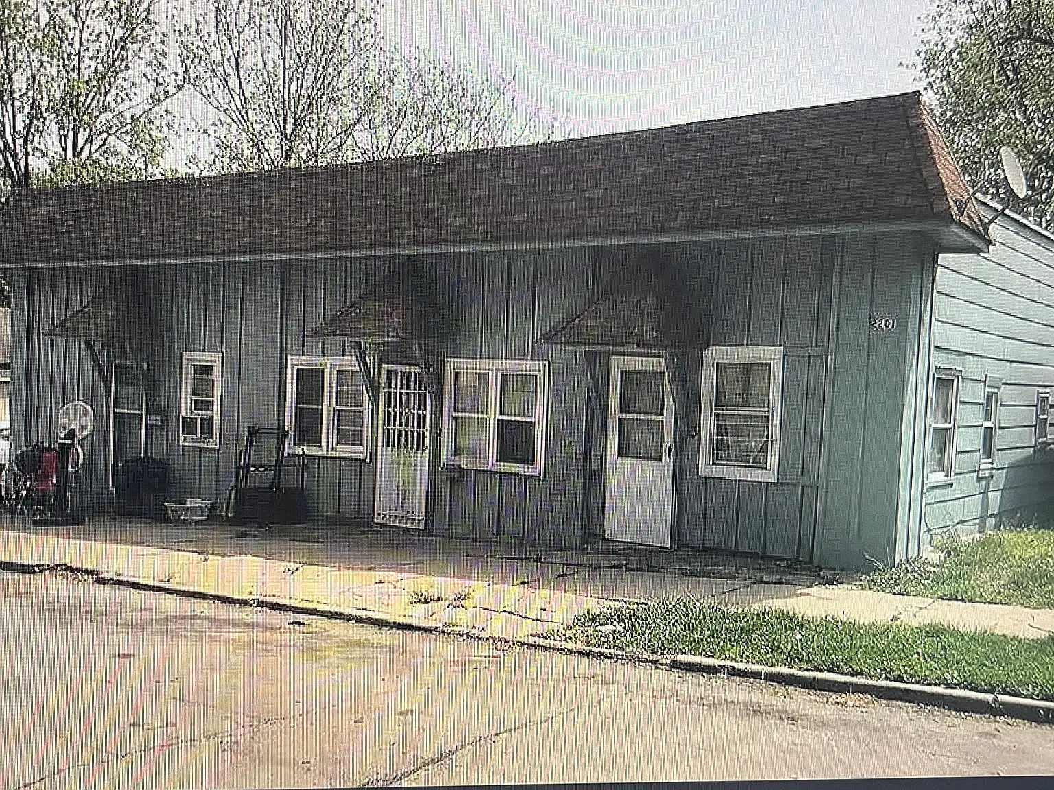 4 bed, $1,500 — Photo 1
