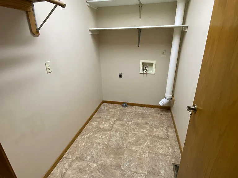 1129 Glenn Pl — Photo 12