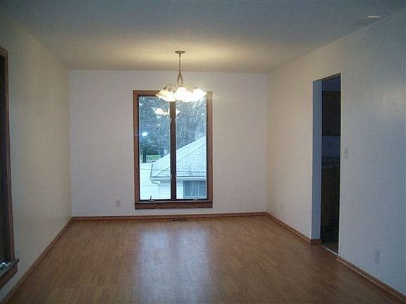 5th image of 308 S Fisher St