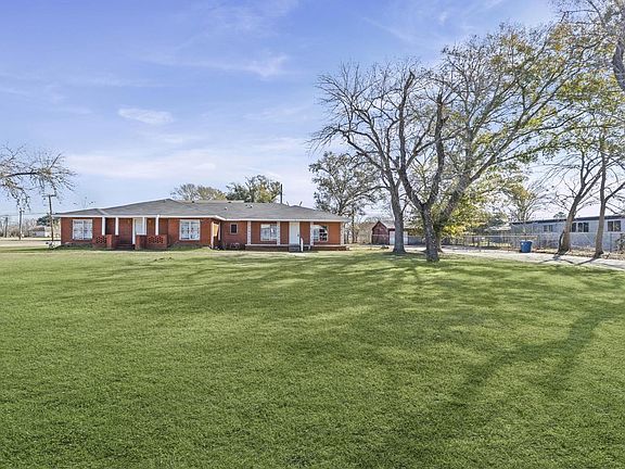 3rd image of 1106 5th St